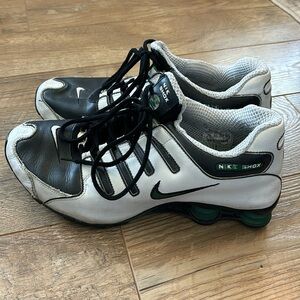 Mens Nike Shox NZ White/Green/Black Size 11.5